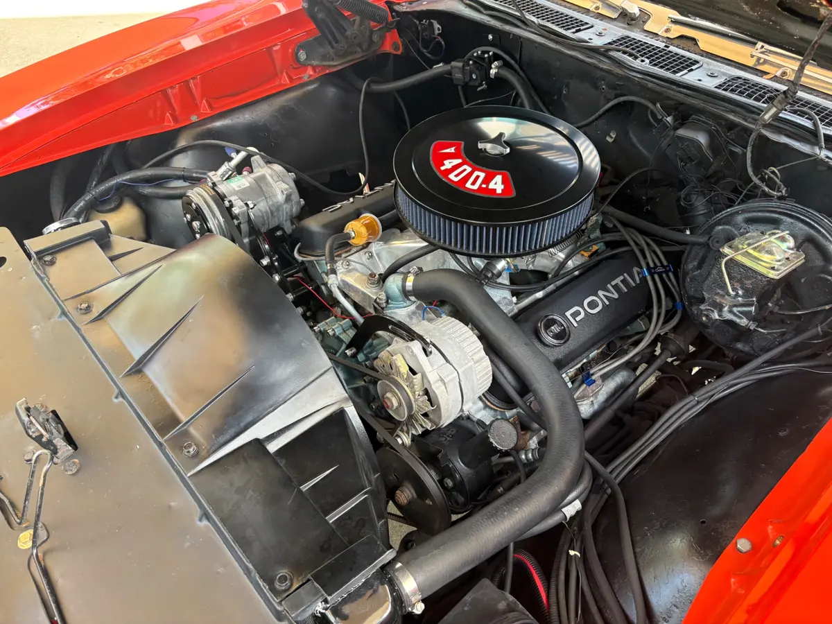 Vehicle photo 34
