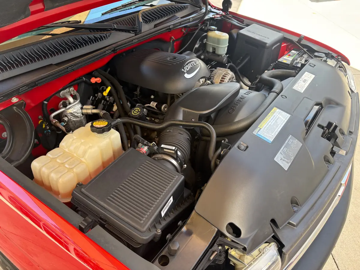 Vehicle photo 24