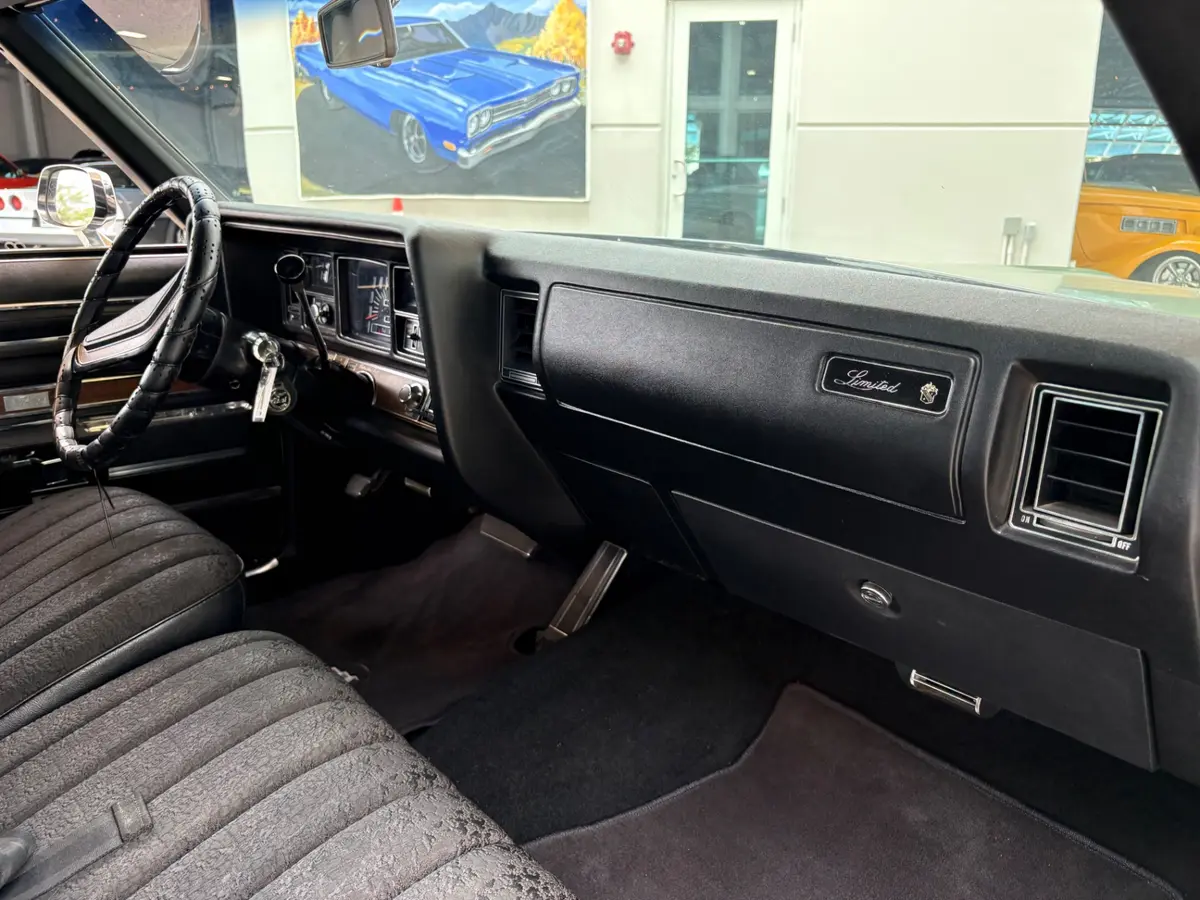 Vehicle photo 48