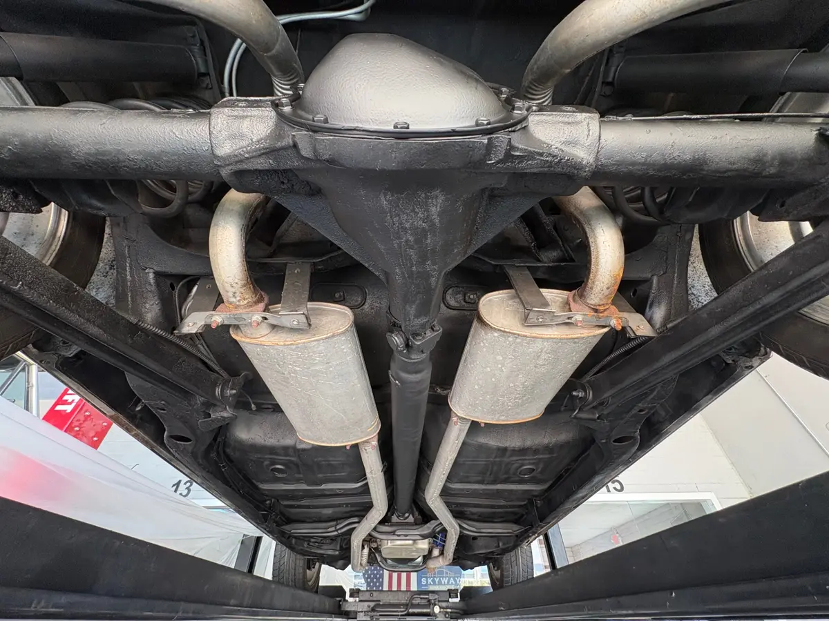 Vehicle photo 49
