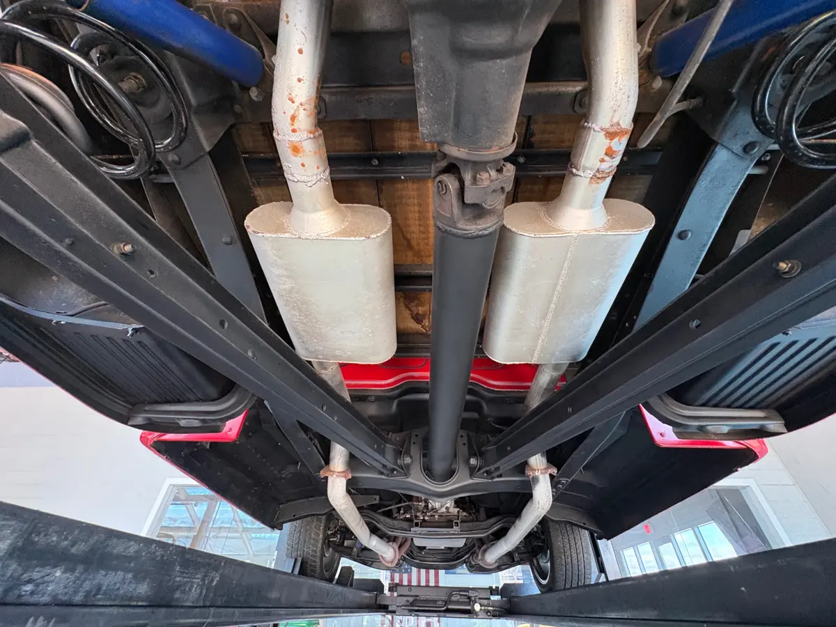 Vehicle photo 46
