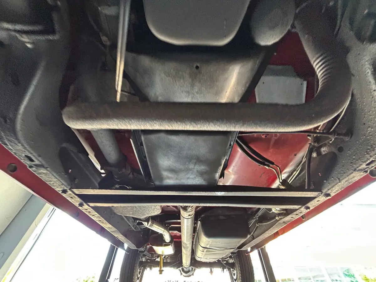 Vehicle photo 49