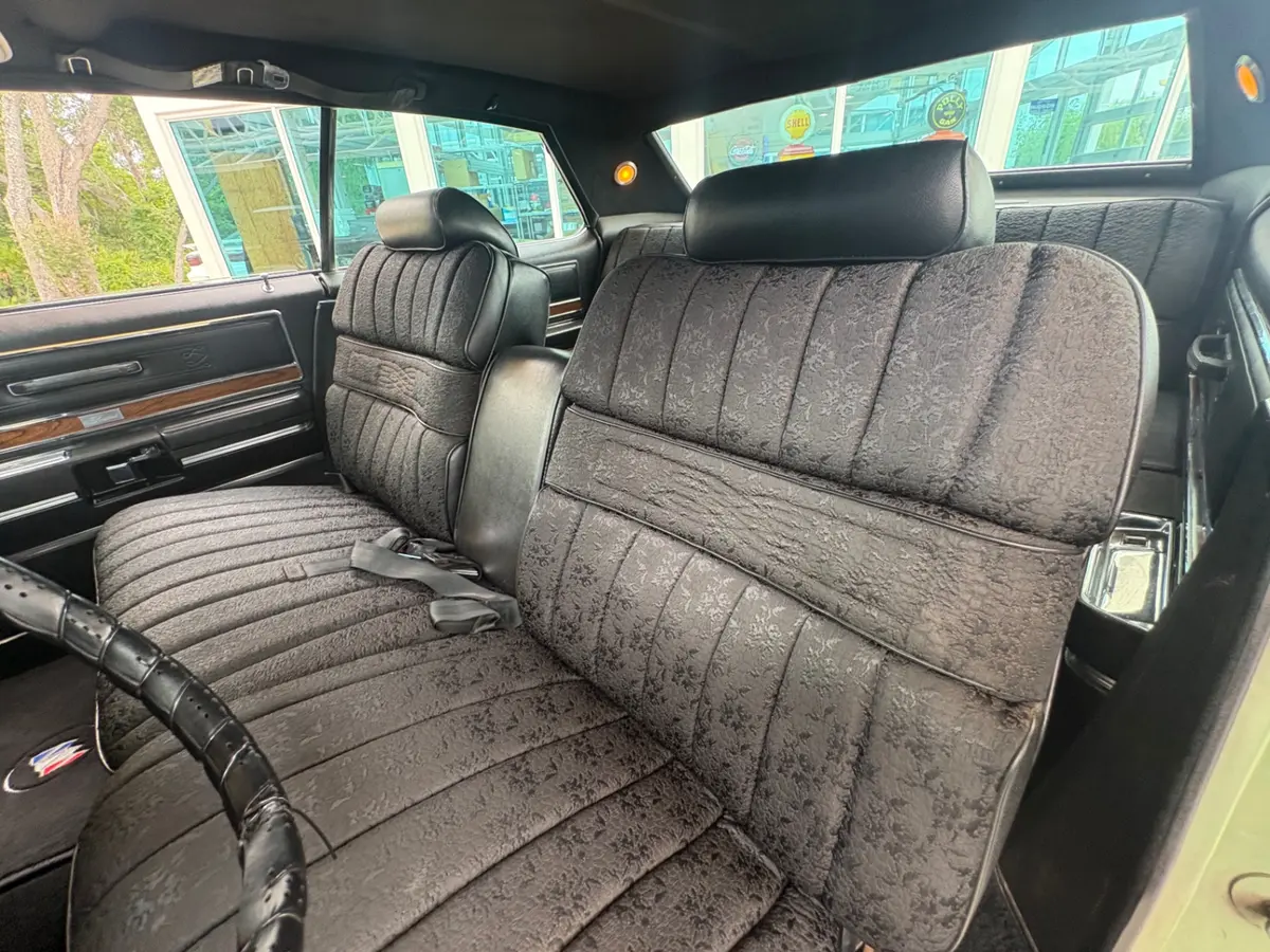Vehicle photo 38