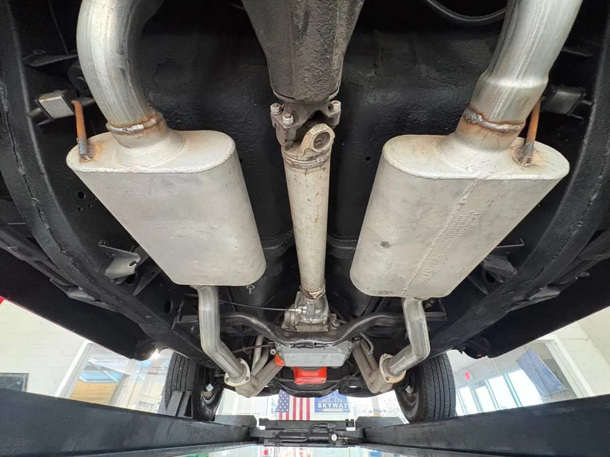 Vehicle photo 46