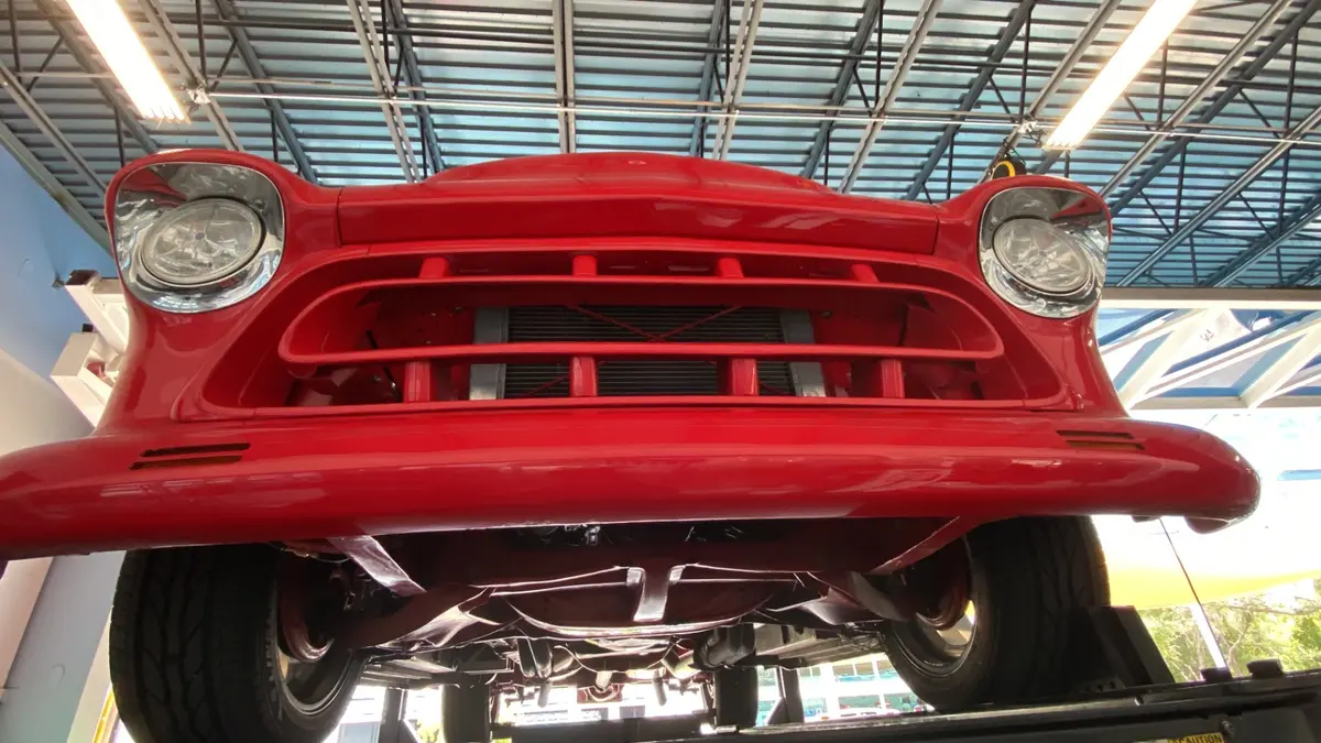 Vehicle photo 46