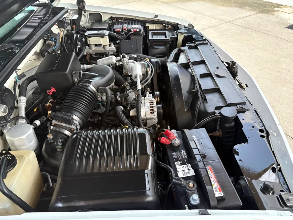 Vehicle photo 26