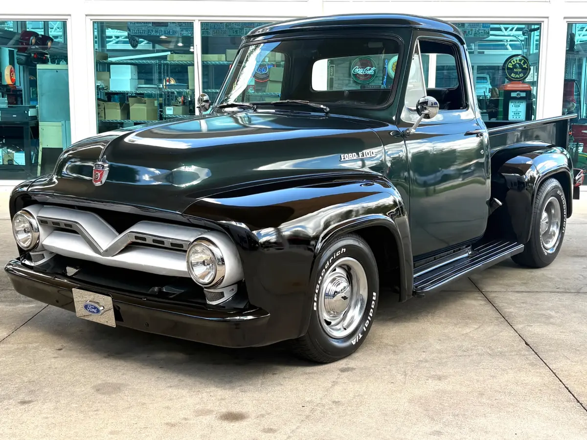 Vehicle photo 1