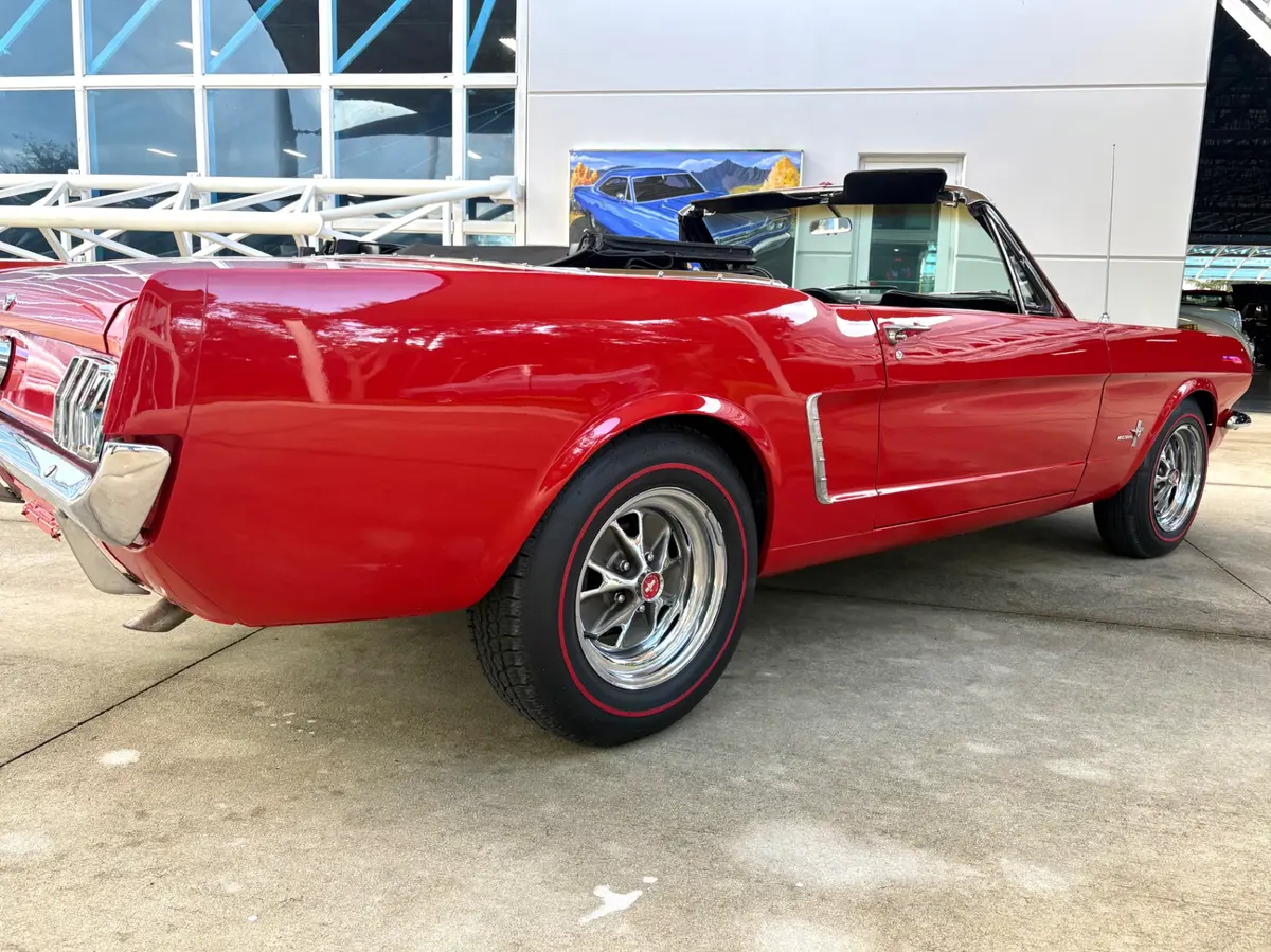 Vehicle photo 16