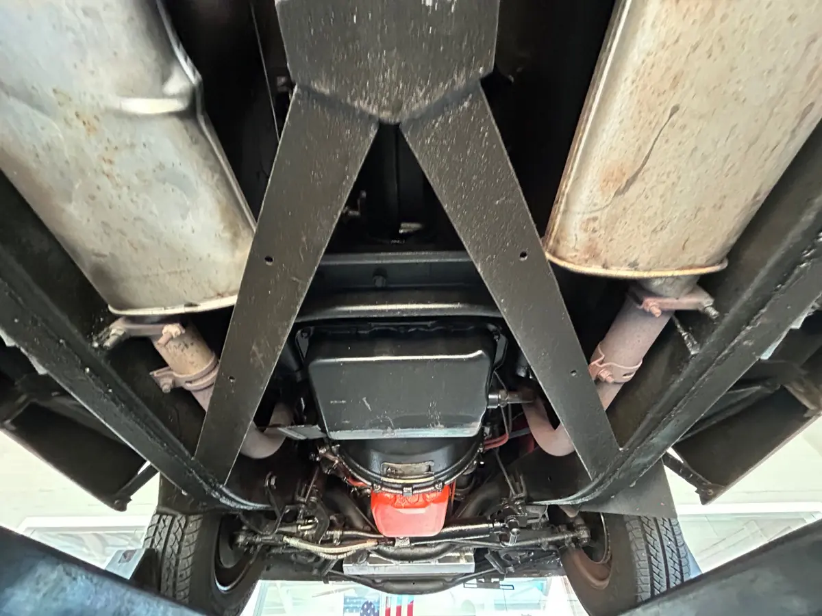 Vehicle photo 45