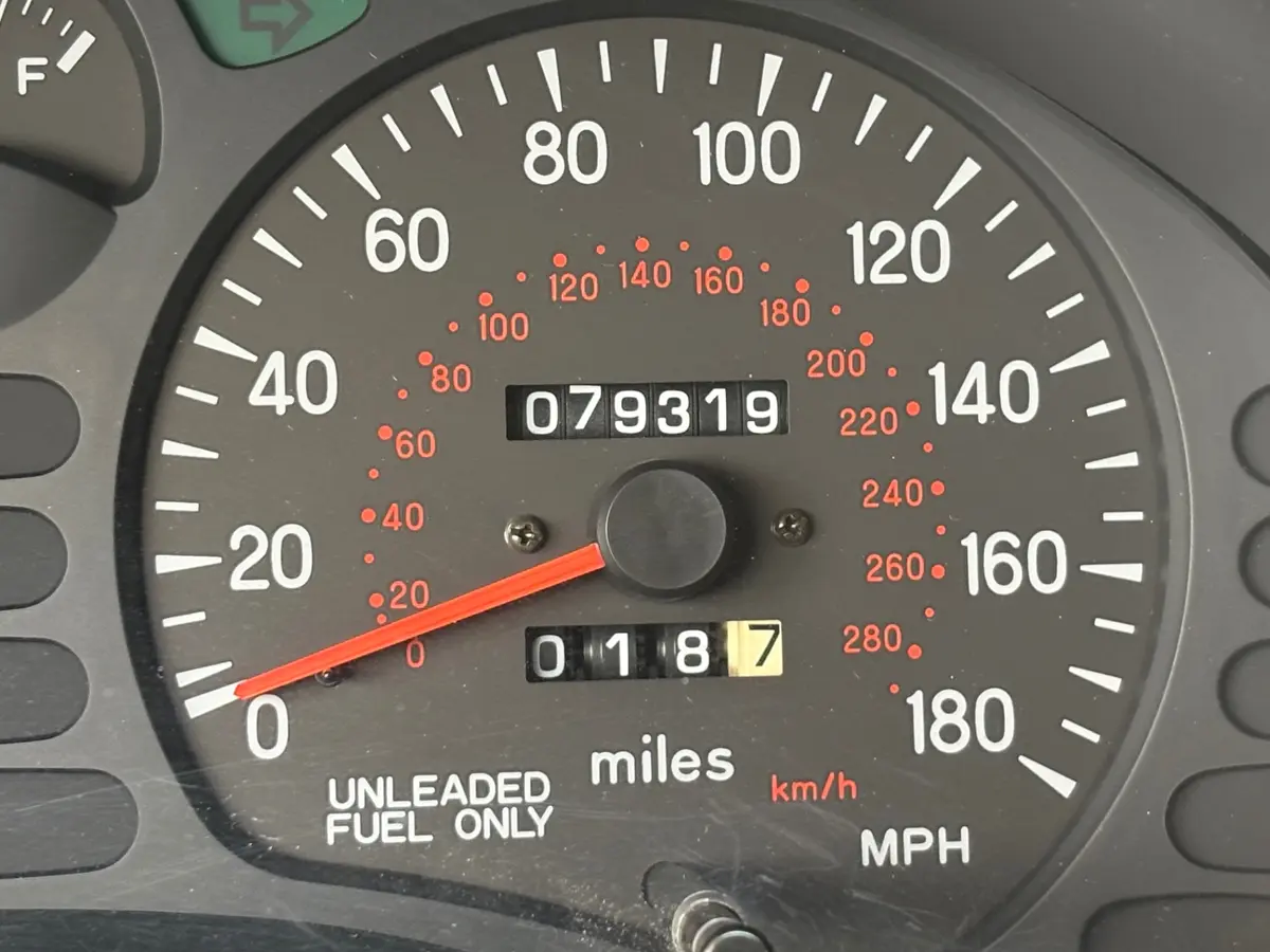Vehicle photo 25