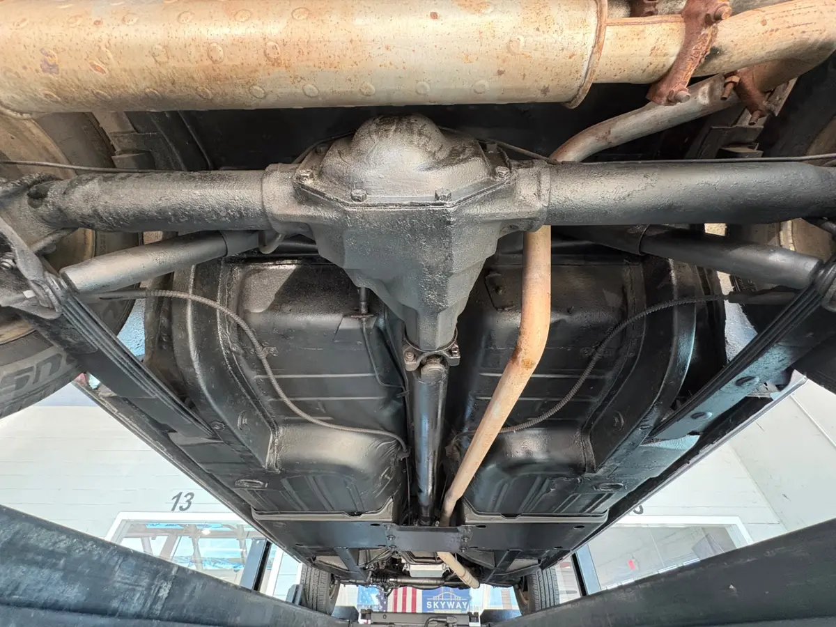 Vehicle photo 43