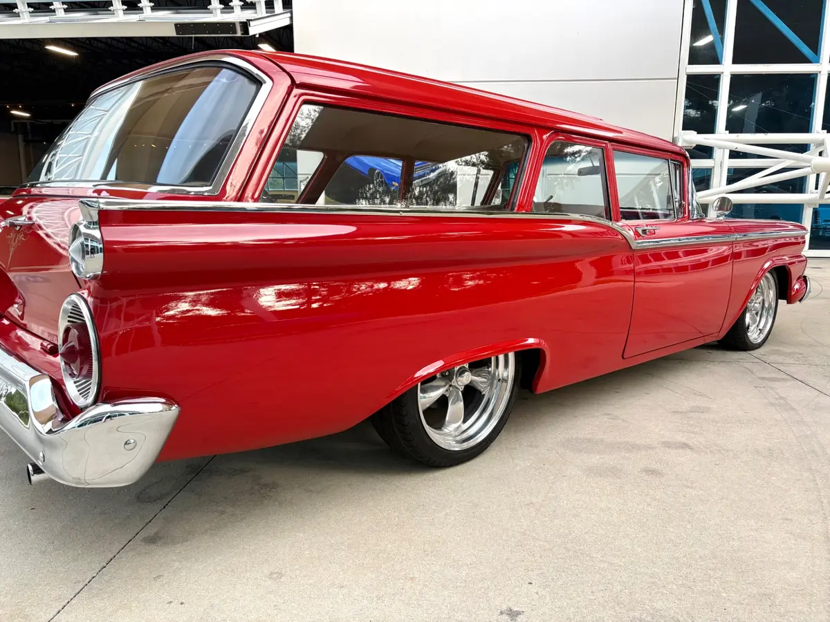 Vehicle photo 16