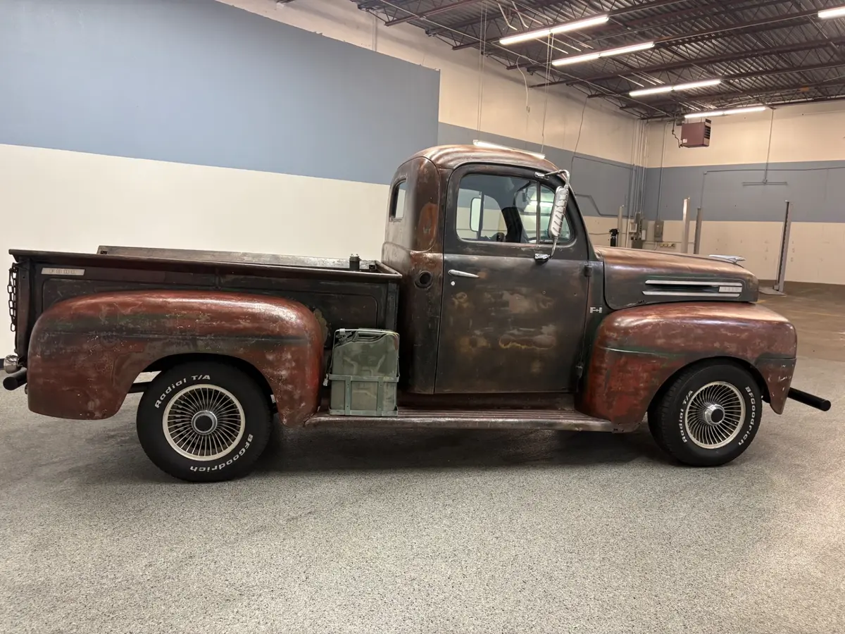 Vehicle photo 8