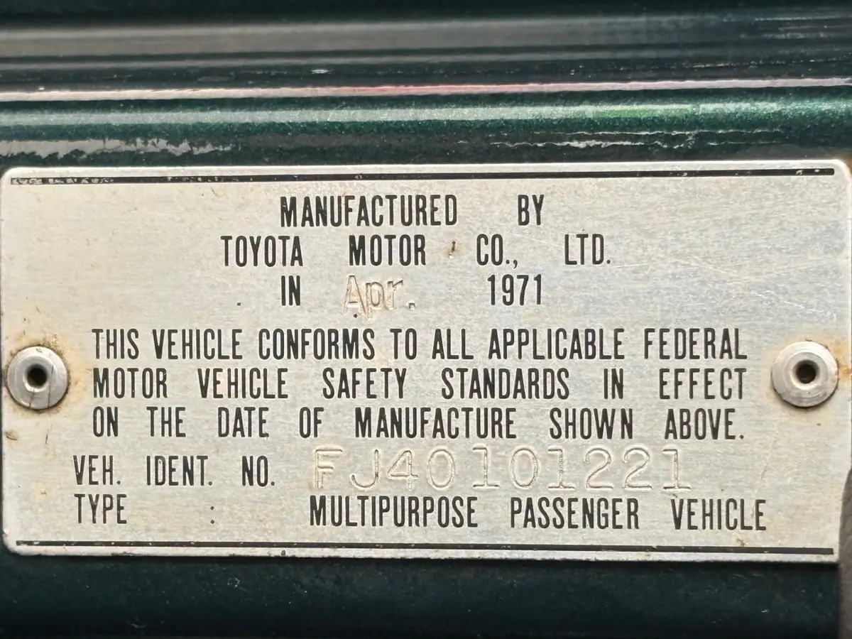 Vehicle photo 24