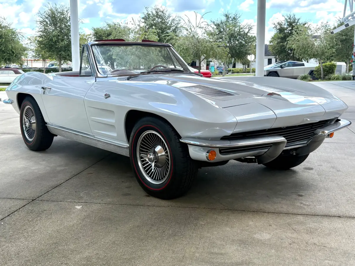 Vehicle photo 4