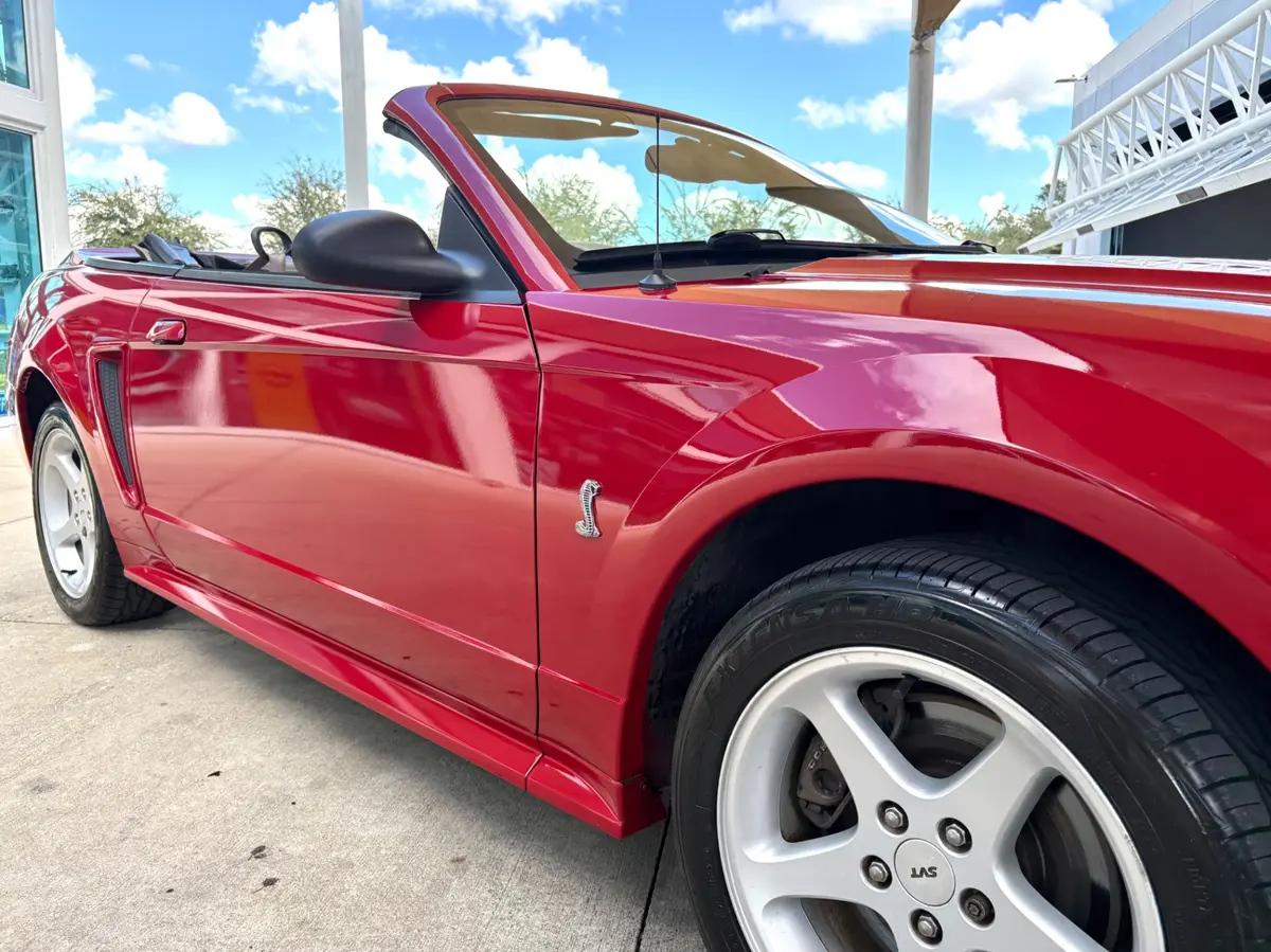 Vehicle photo 18