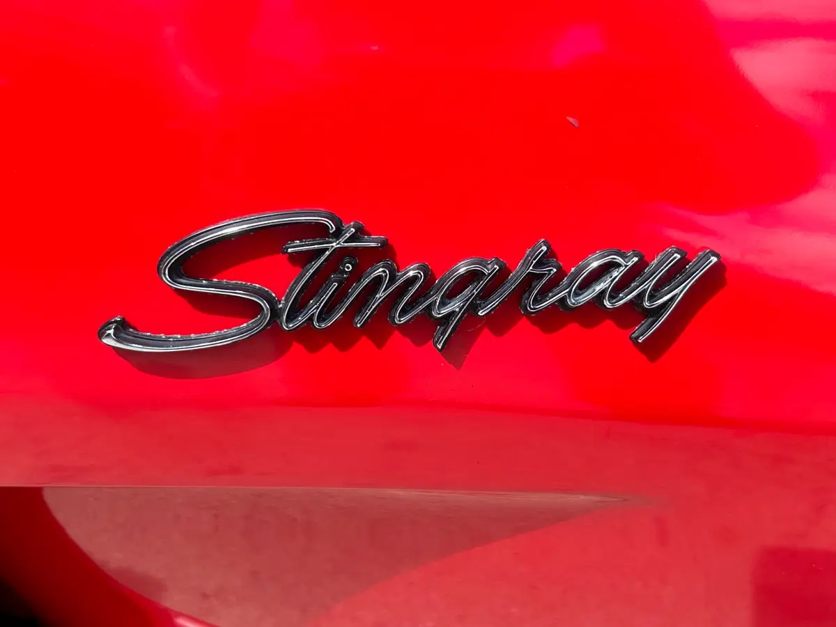 Vehicle photo 12