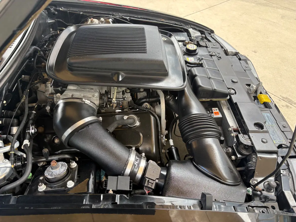 Vehicle photo 25