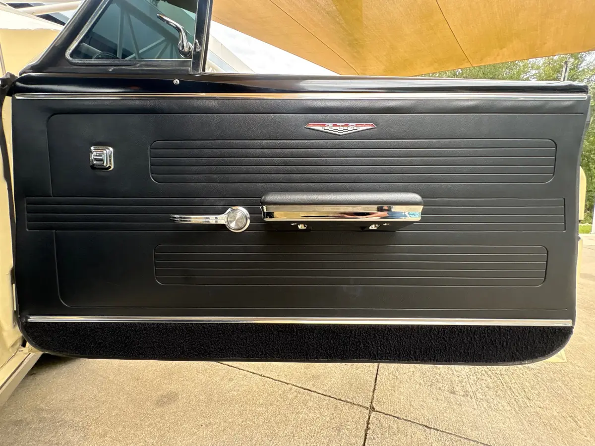 Vehicle photo 43