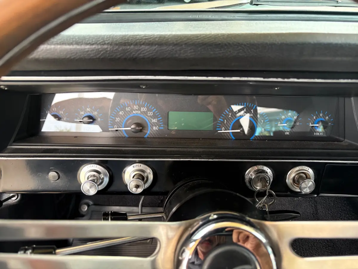 Vehicle photo 36