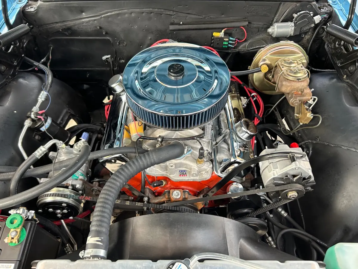 Vehicle photo 21