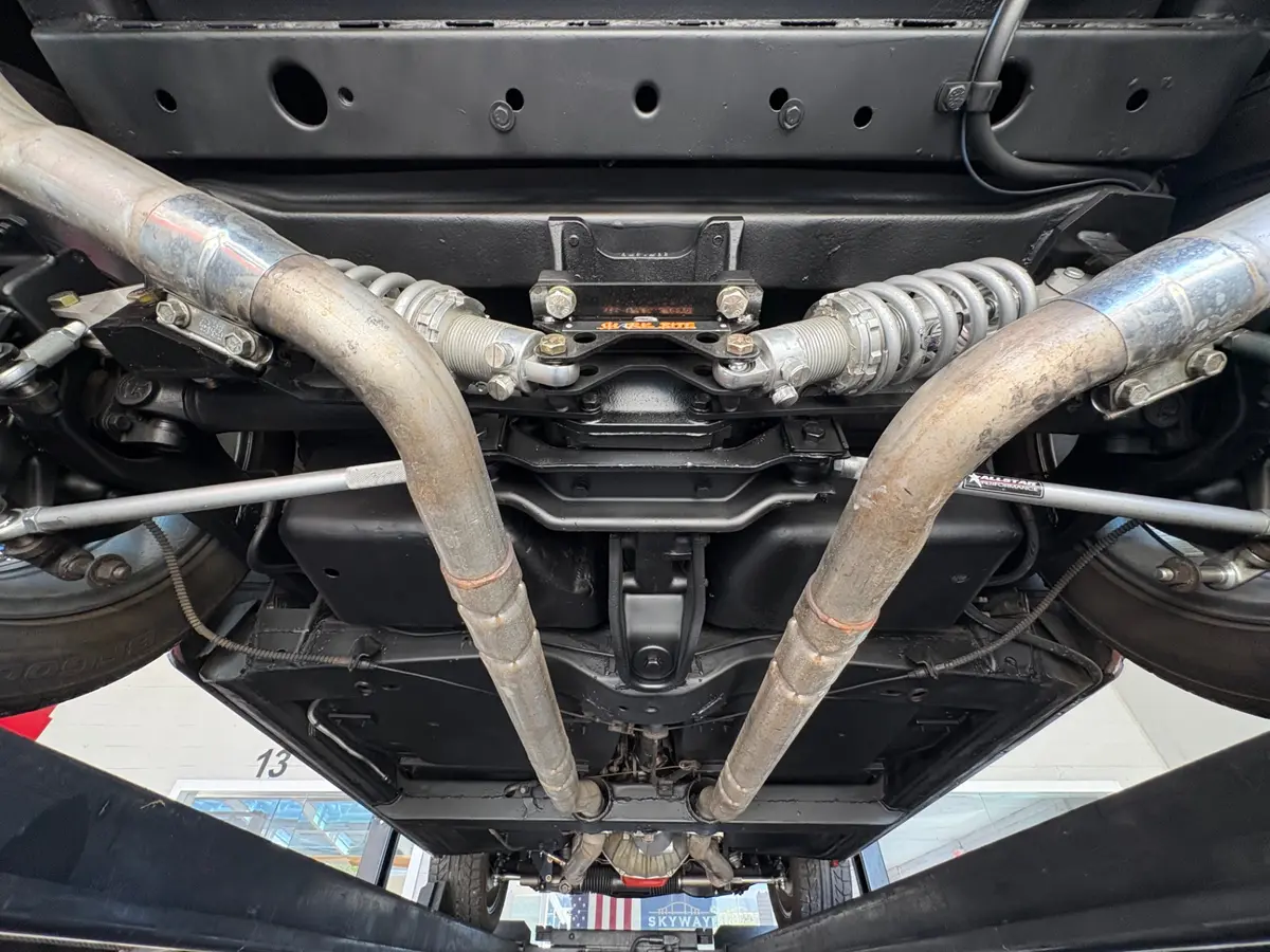 Vehicle photo 43