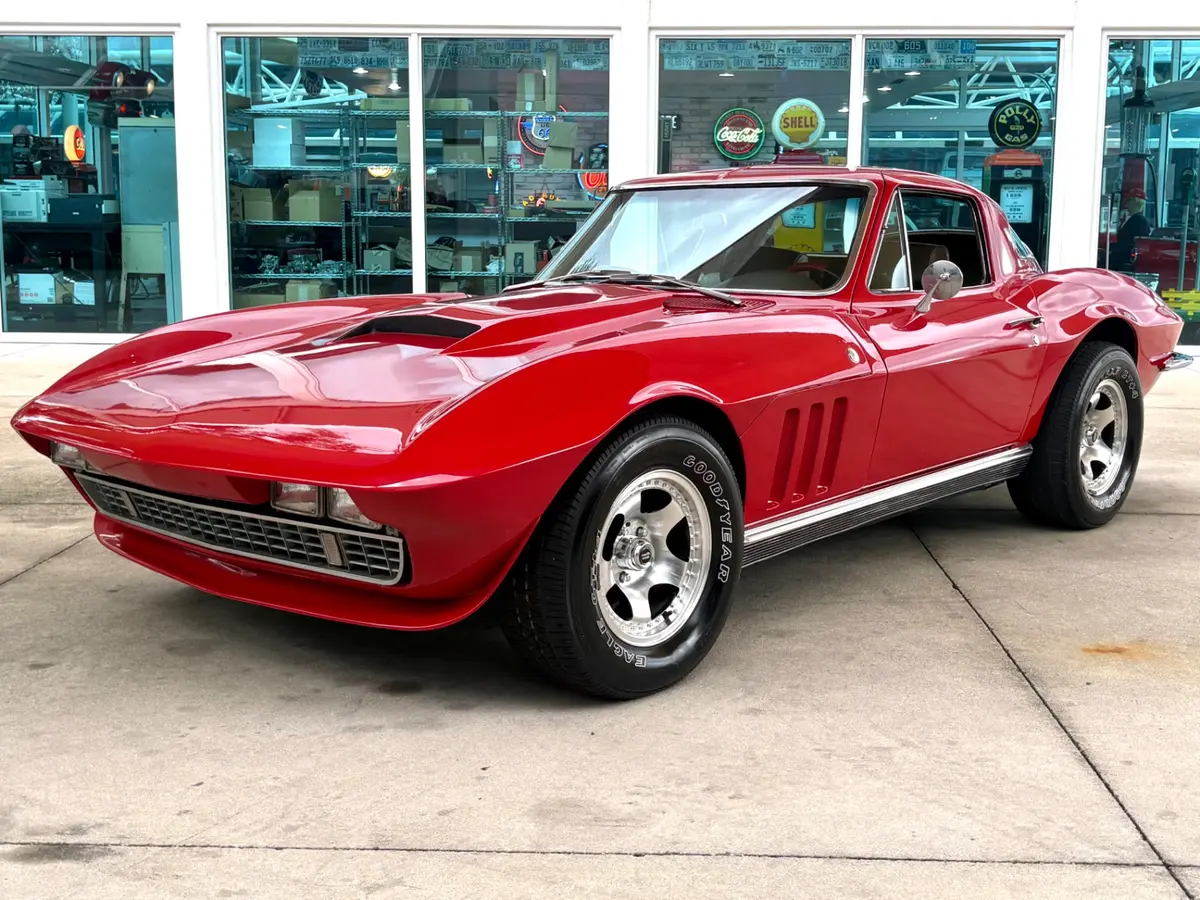 Vehicle photo 11