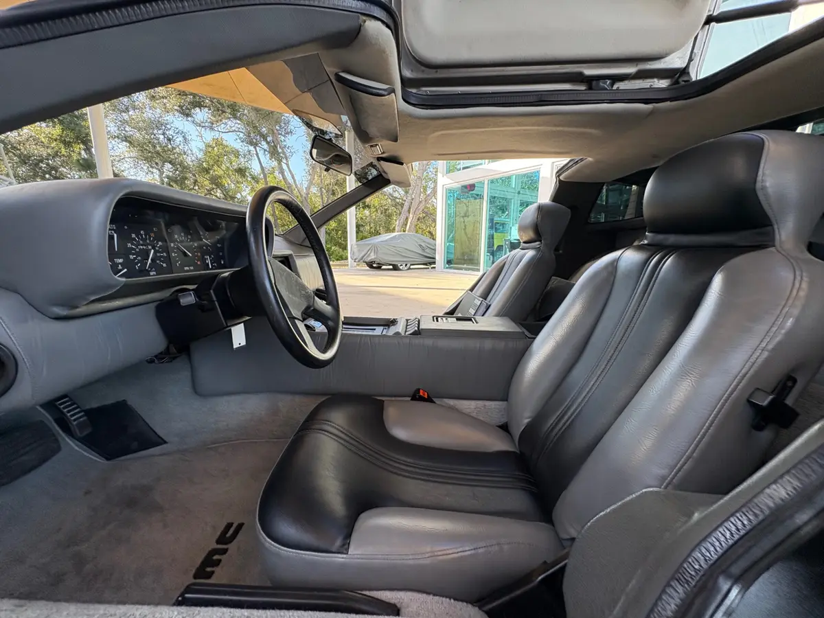 Vehicle photo 42
