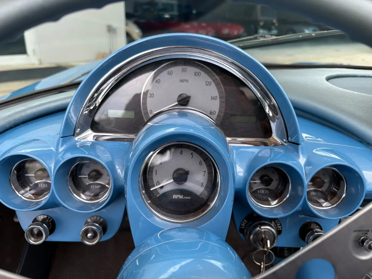 Vehicle photo 36