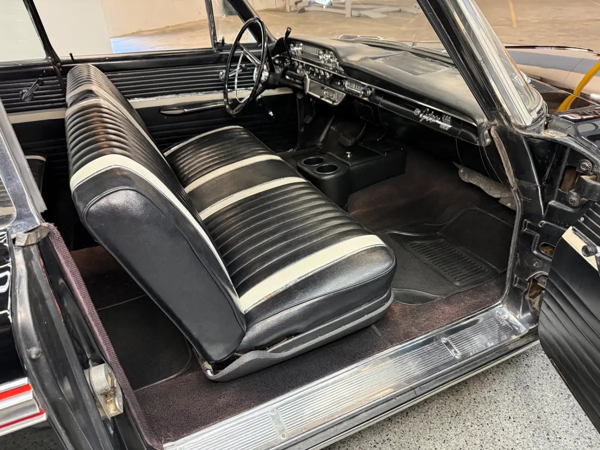 Vehicle photo 32
