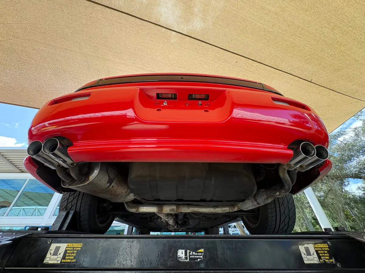 Vehicle photo 46