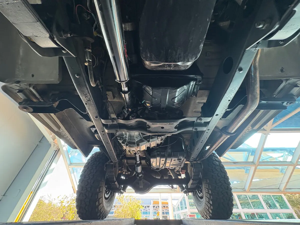 Vehicle photo 52