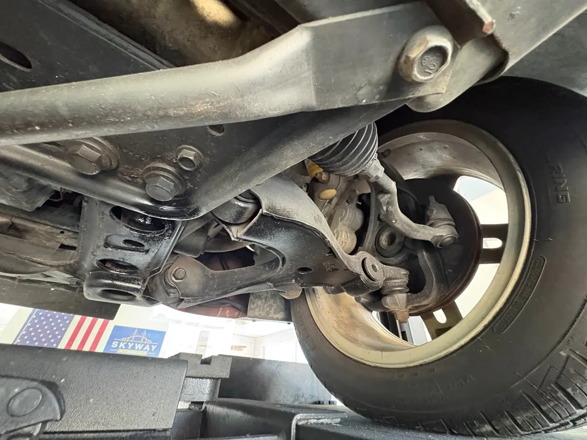 Vehicle photo 48