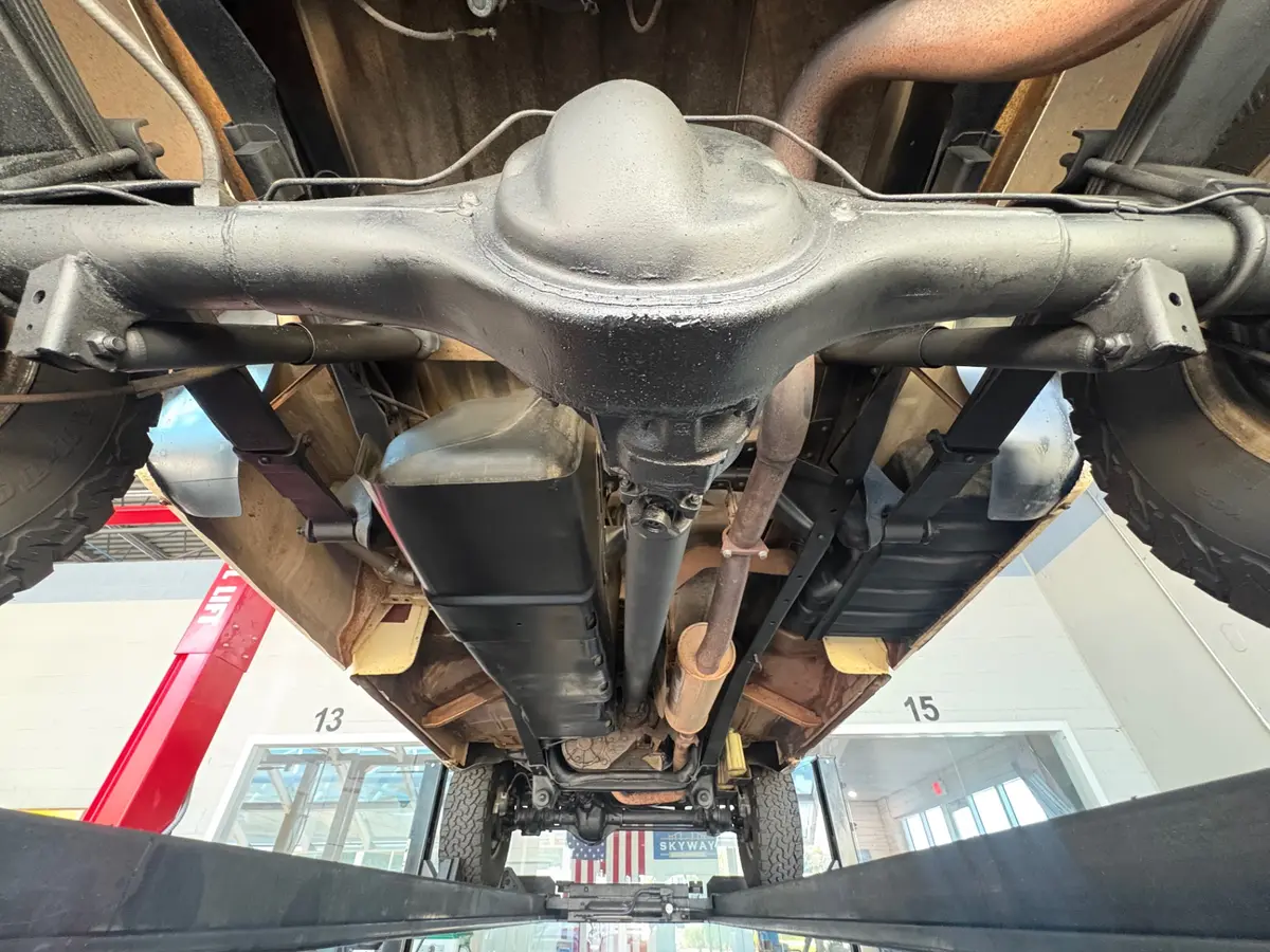 Vehicle photo 44