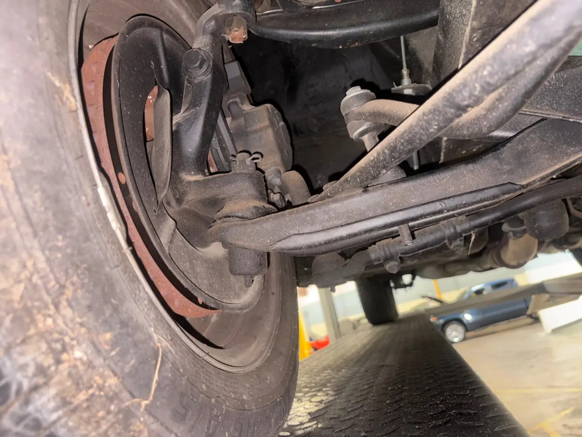 Vehicle photo 38