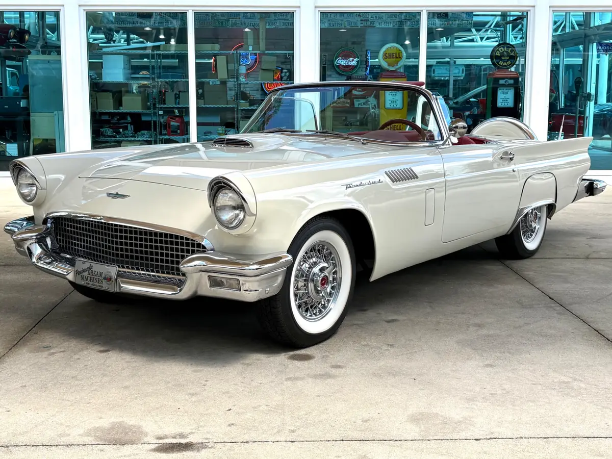 Vehicle photo 1