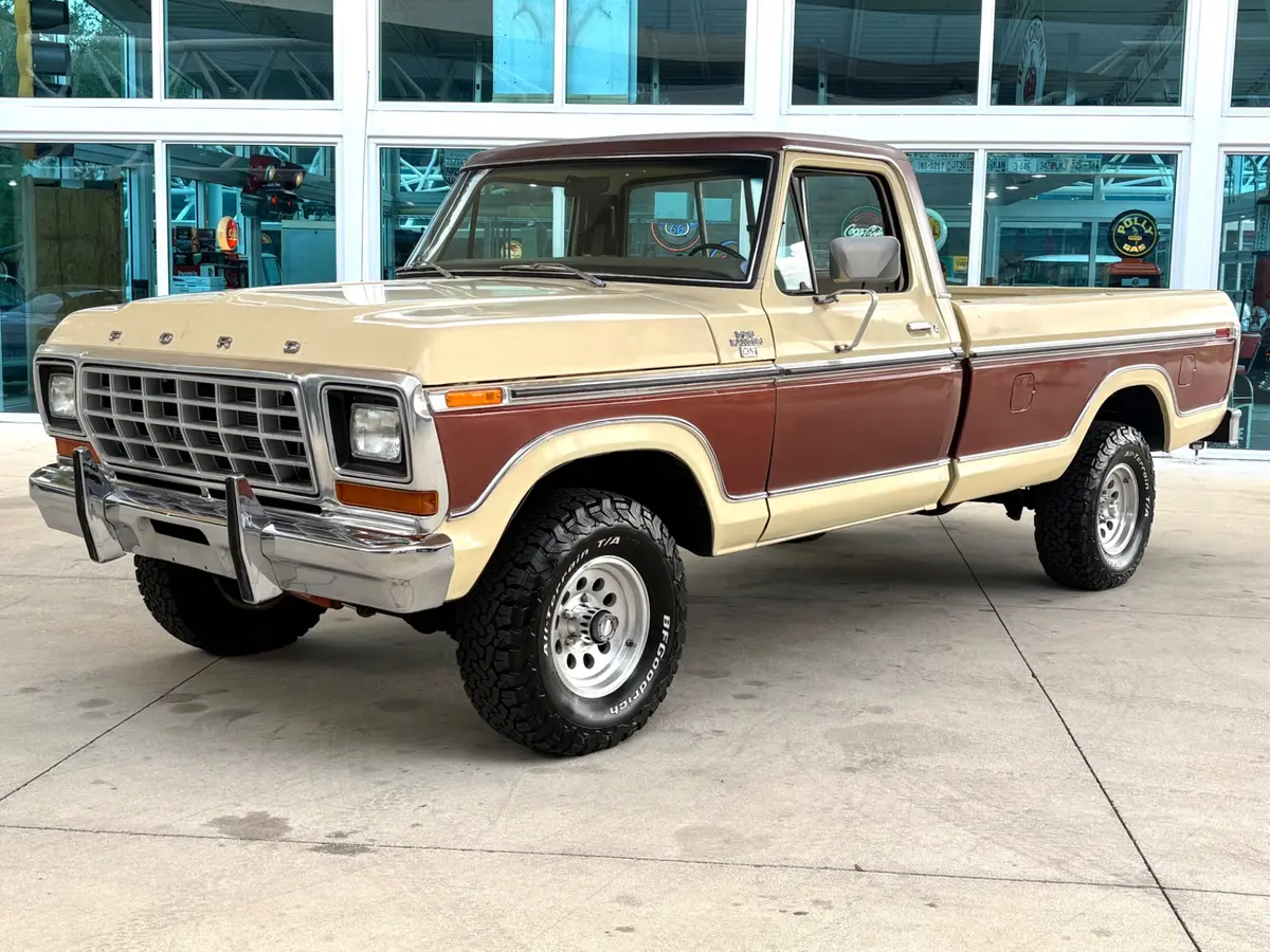 Vehicle photo 11