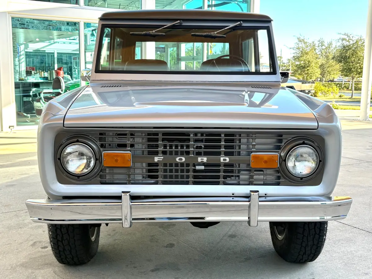 Vehicle photo 2