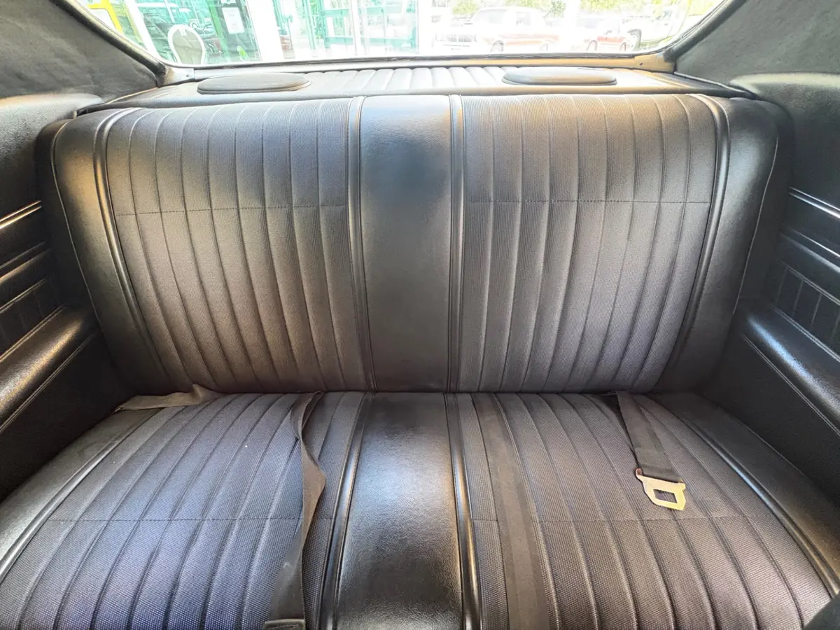 Vehicle photo 38