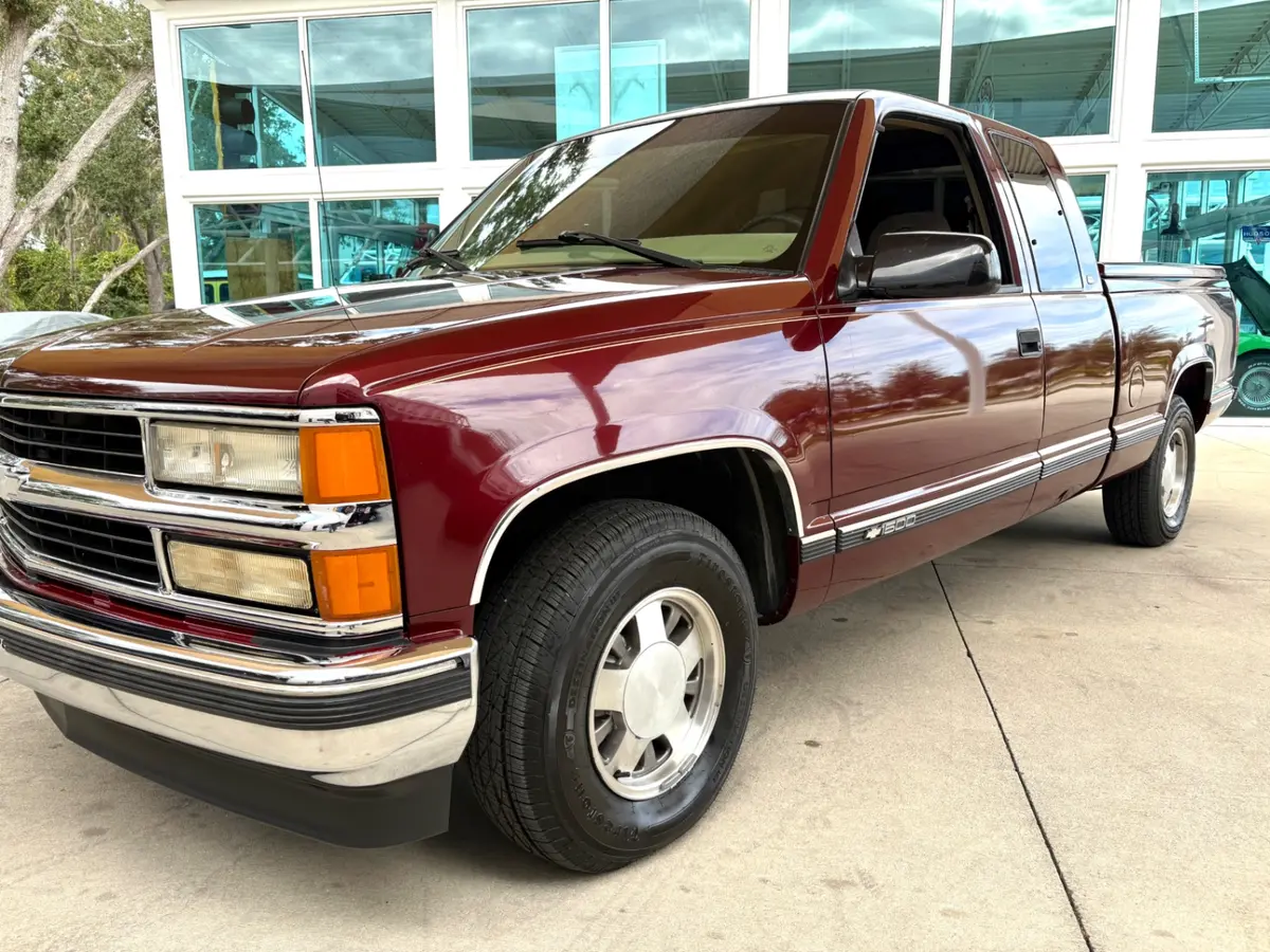 Vehicle photo 12