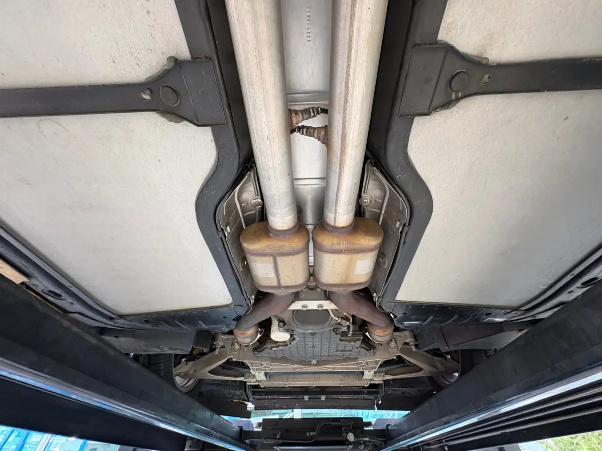 Vehicle photo 53