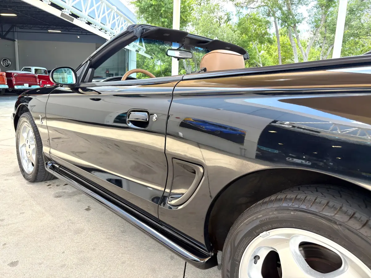 Vehicle photo 14