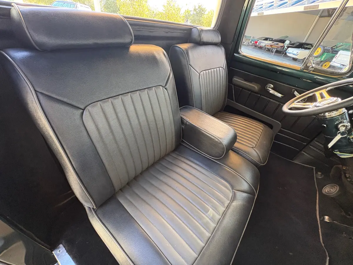 Vehicle photo 38