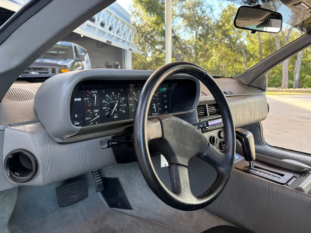 Vehicle photo 43