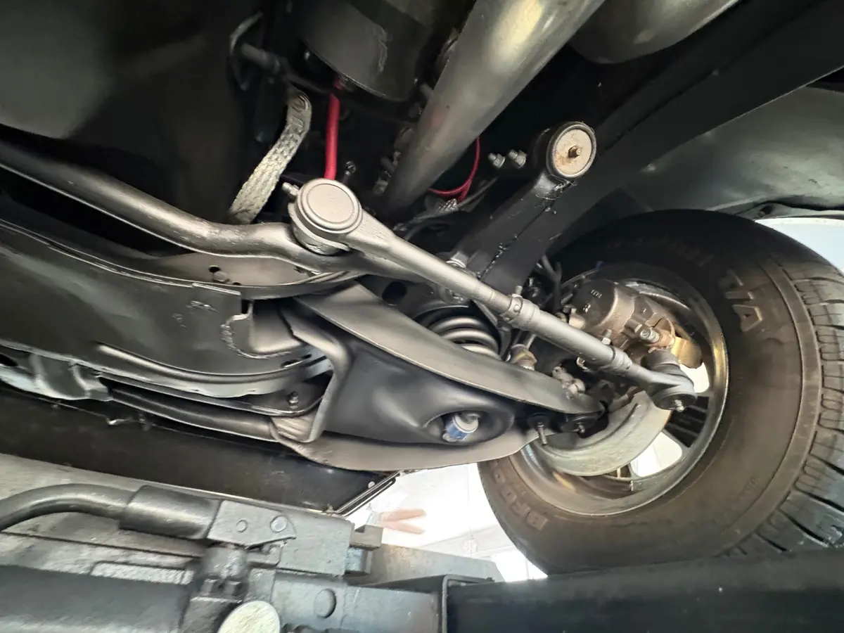 Vehicle photo 54