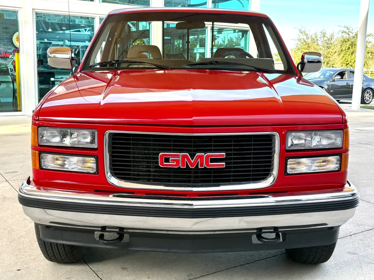Vehicle photo 2