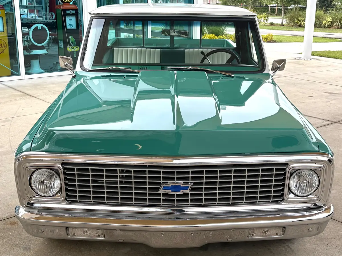 Vehicle photo 3
