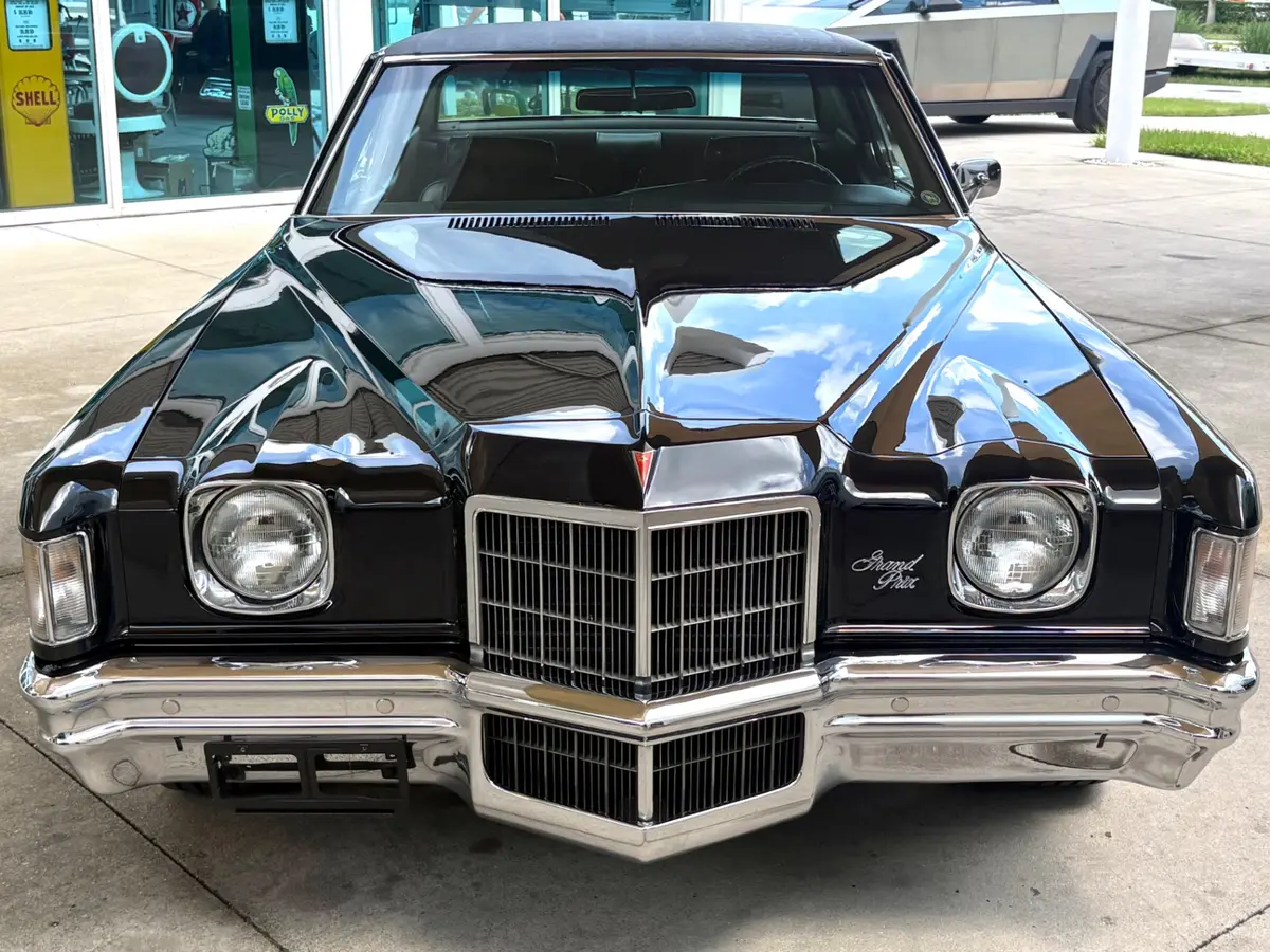 Vehicle photo 3