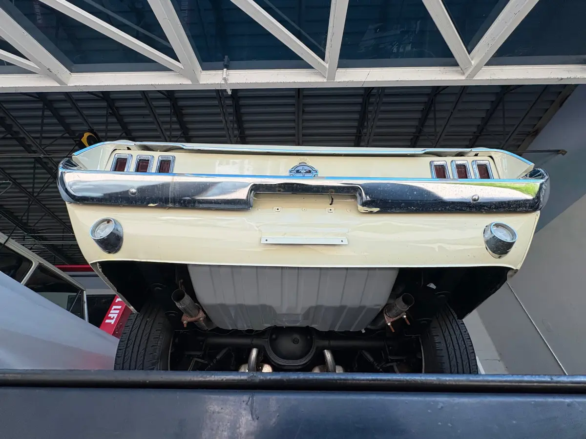 Vehicle photo 40