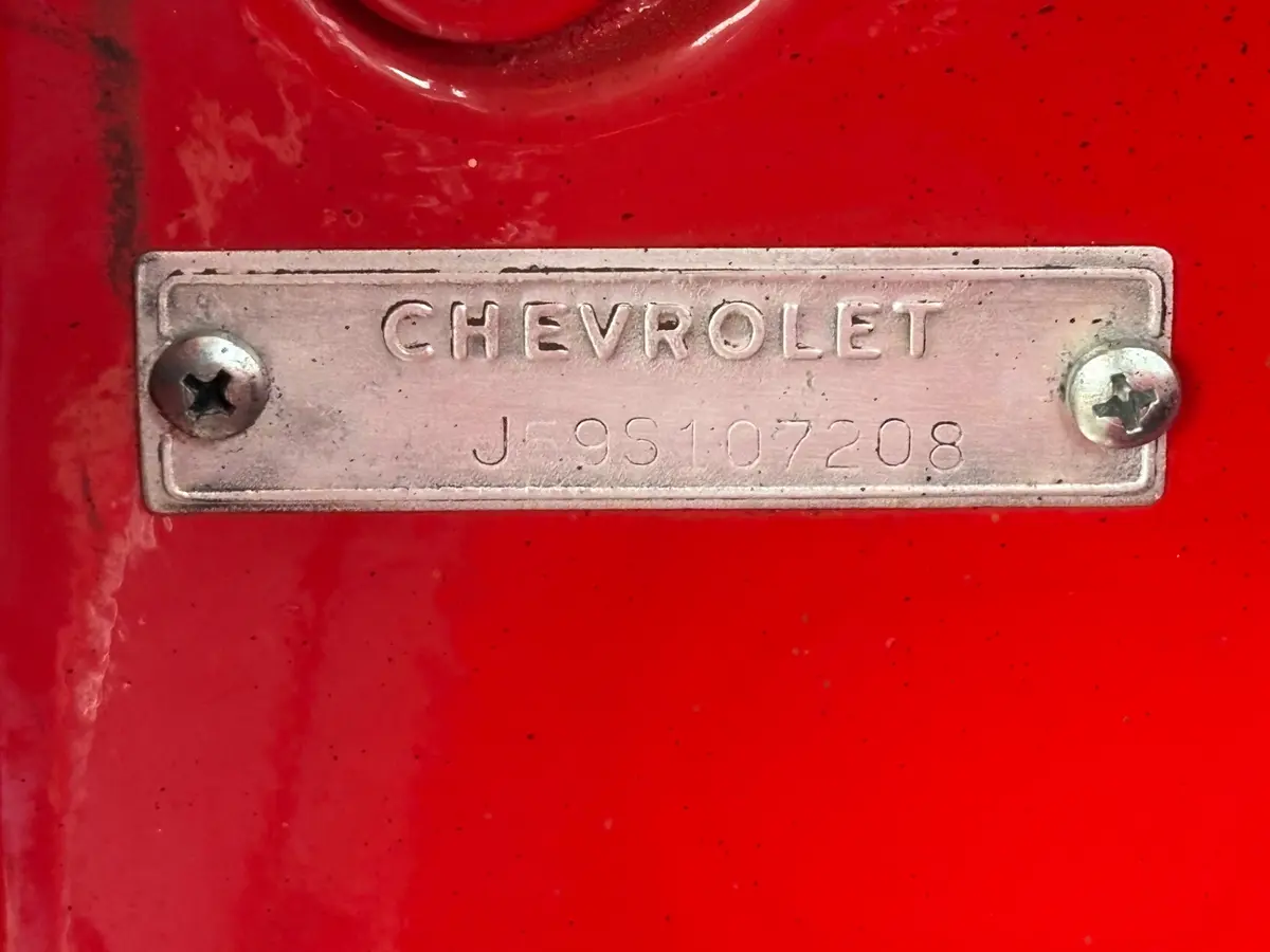 Vehicle photo 28
